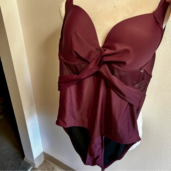 Burgundy / brown ish One-Piece Swimsuit w/ twist front design sz large - Picture 1 of 3